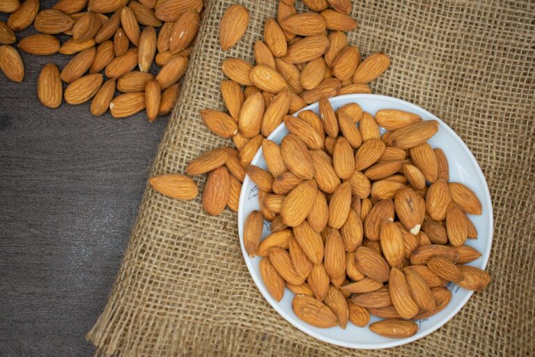 Image of bowl of almonds
